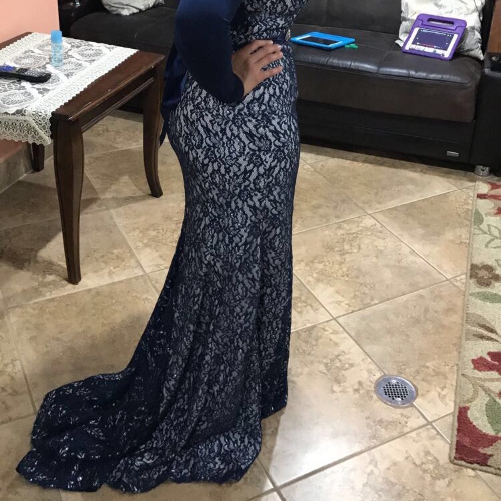 Dress - Picture 9 of 12